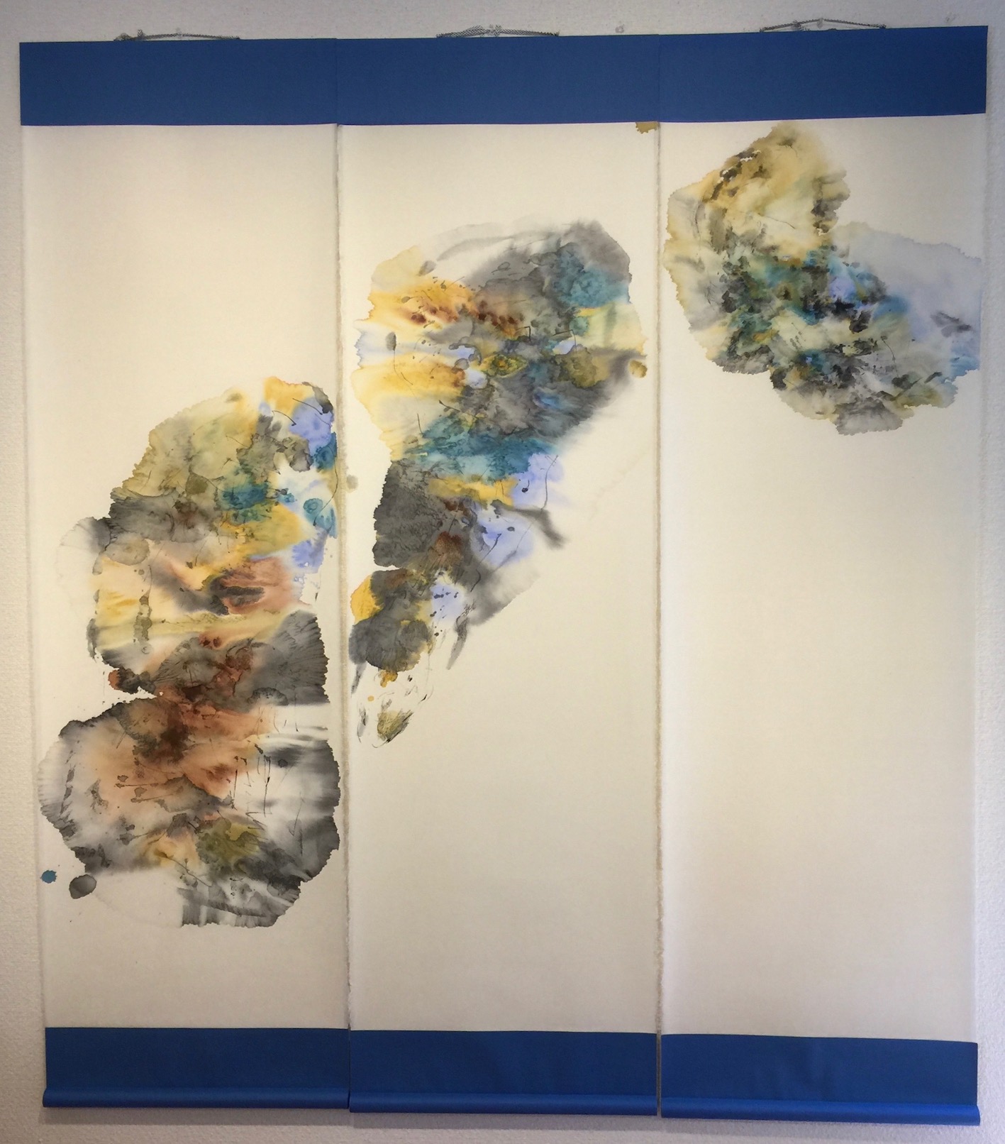 Earth Wave 土の波 143 cms x 51 cms x 3 Sumi ink,water colour, acrylic 墨、水彩絵具、アクリル　2021